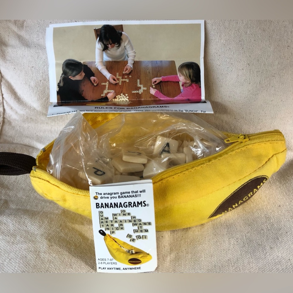Bananagrams Game complete set.